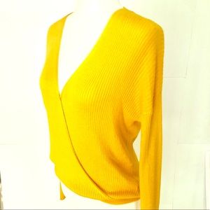 ⭐️Yellow light top sweater ⭐️brand new💥